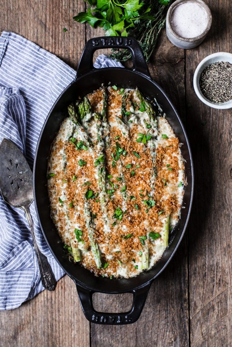 Asparagus Gratin with Gruyère and Bread Crumbs_Vegetarian Spring Recipe