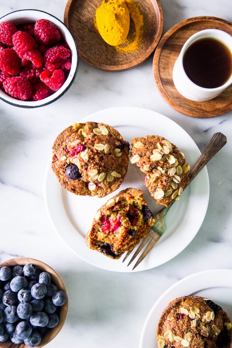 anti-inflammatory berry + turmeric muffins muffin recipes