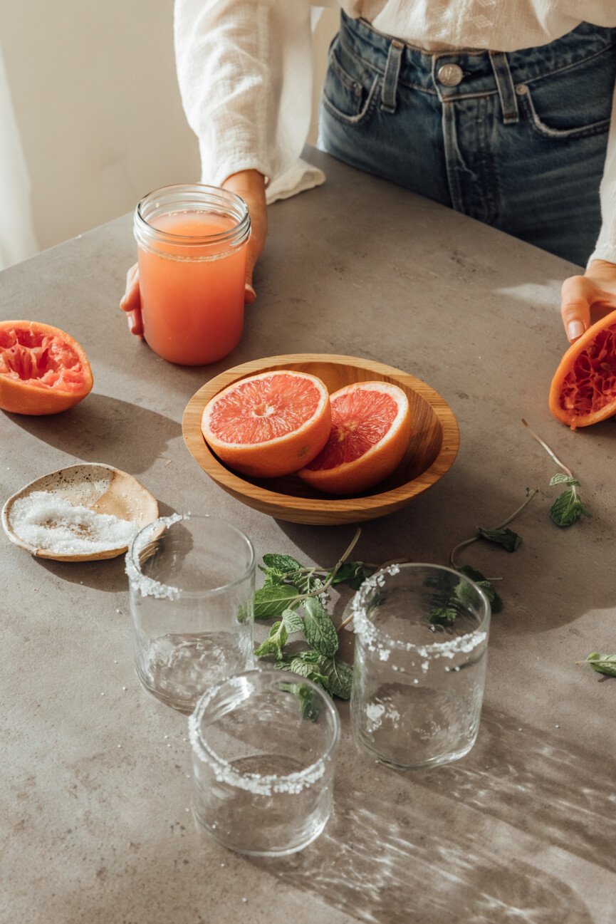 drink with grapefruit juice and vodka