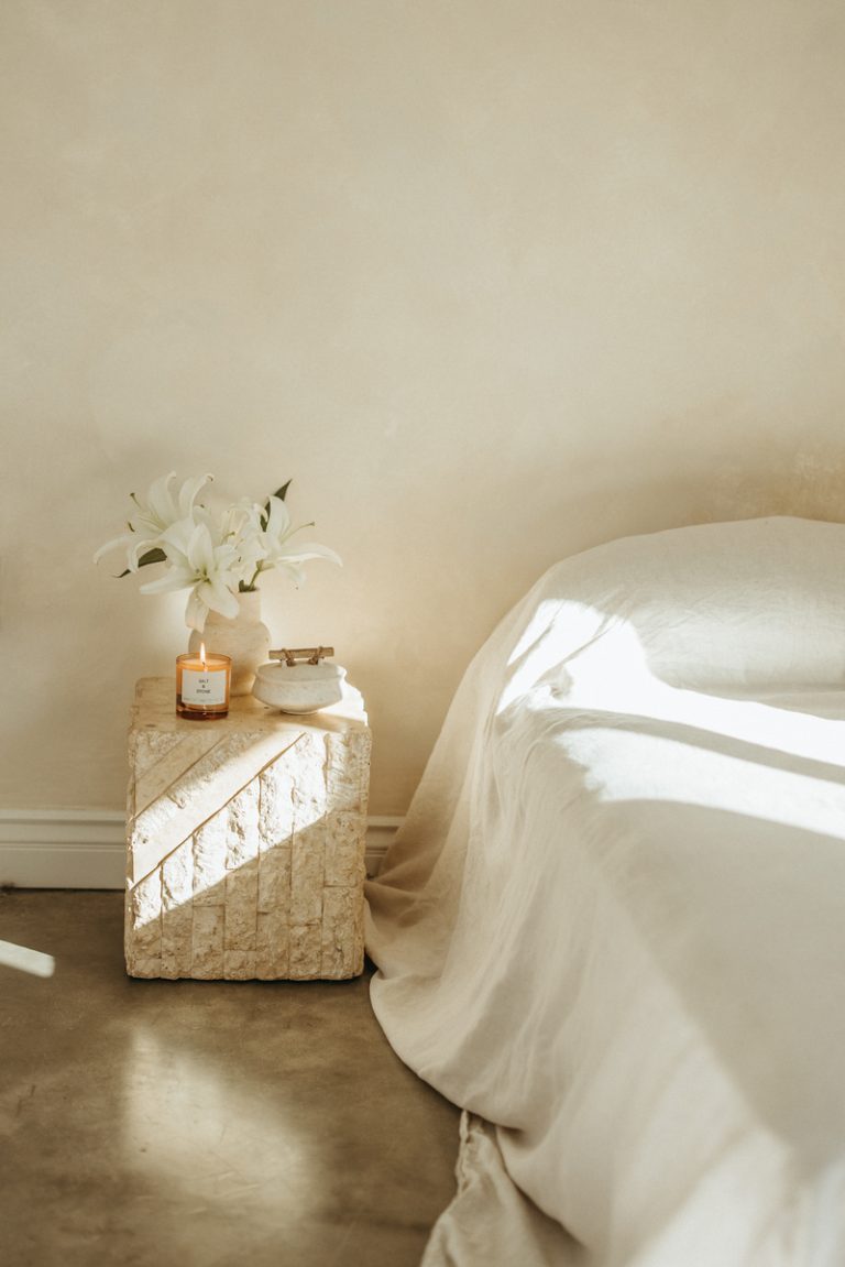 dormitorio minimalista, lista de deseos de marzo