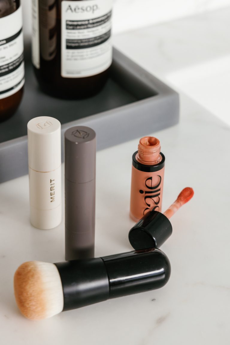 Makeup, how to moisturize lips