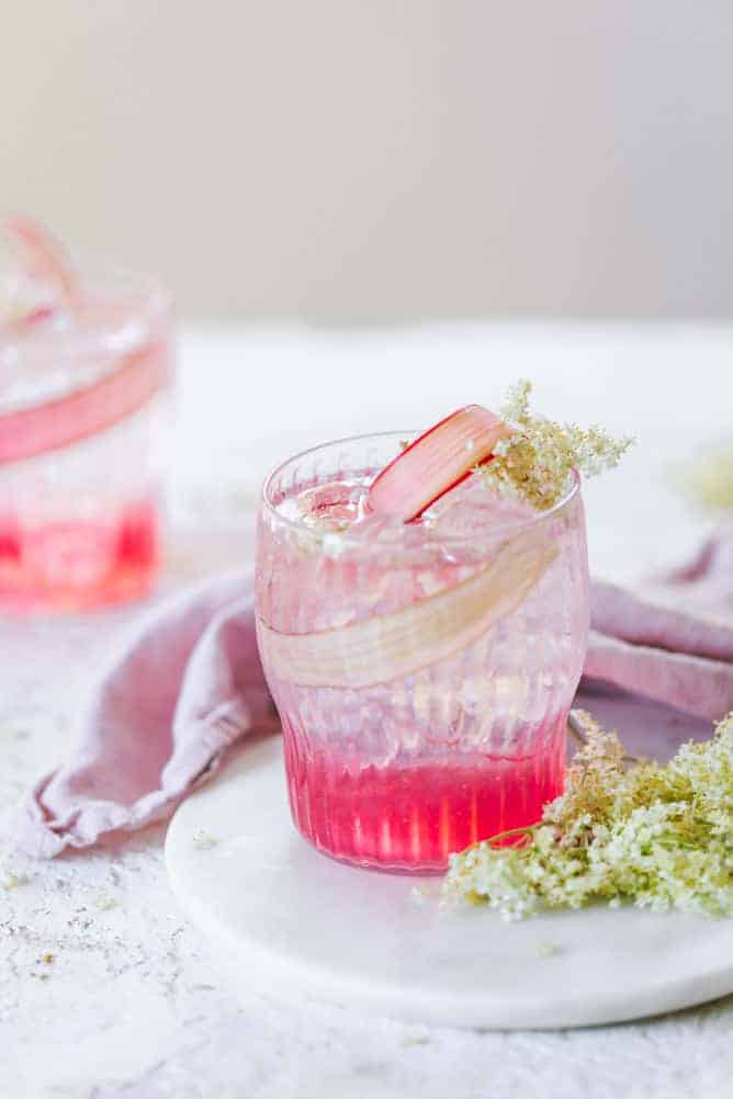 rhubarb and elderflower cocktail_how to use rhubarb