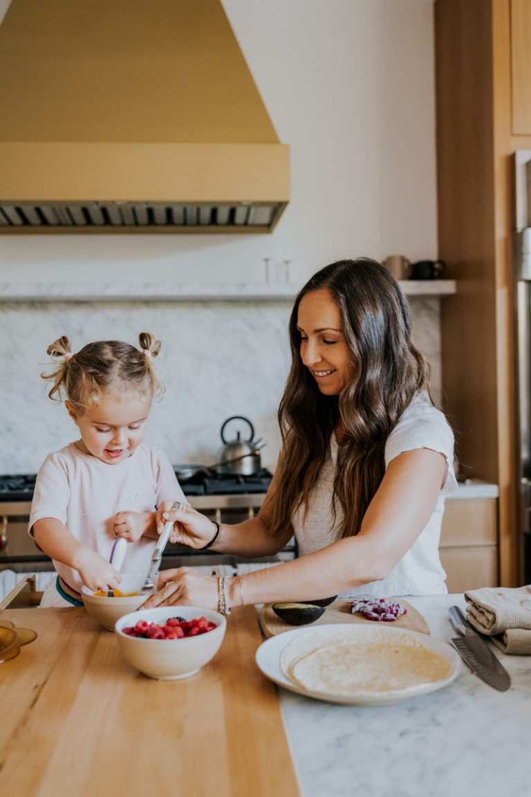 ariel kaye and daughter baking, mother's day gifts