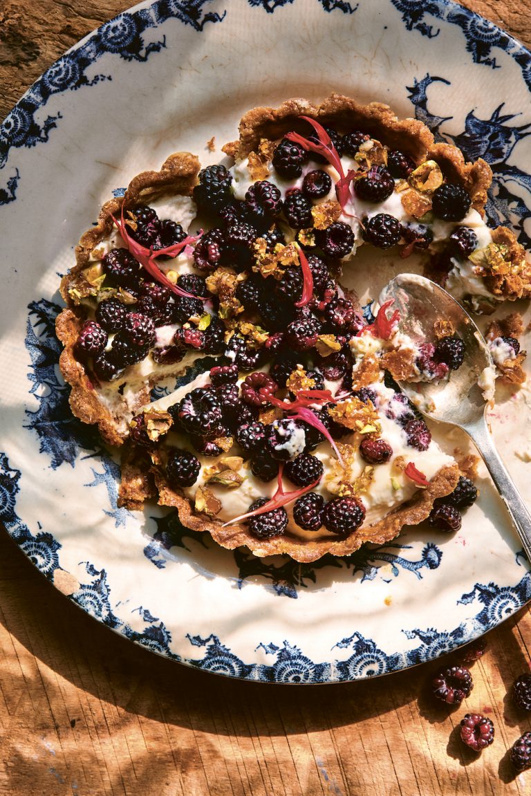 black raspberry-bourbon mascarpone tartlets_mother's day desserts 