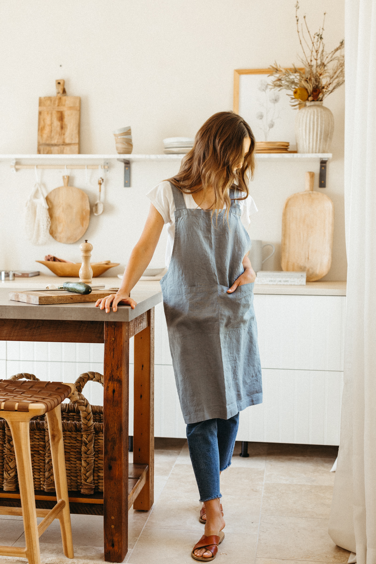 casa zuma linen apron