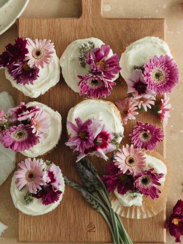 Tips For Decorating With Edible Flowers