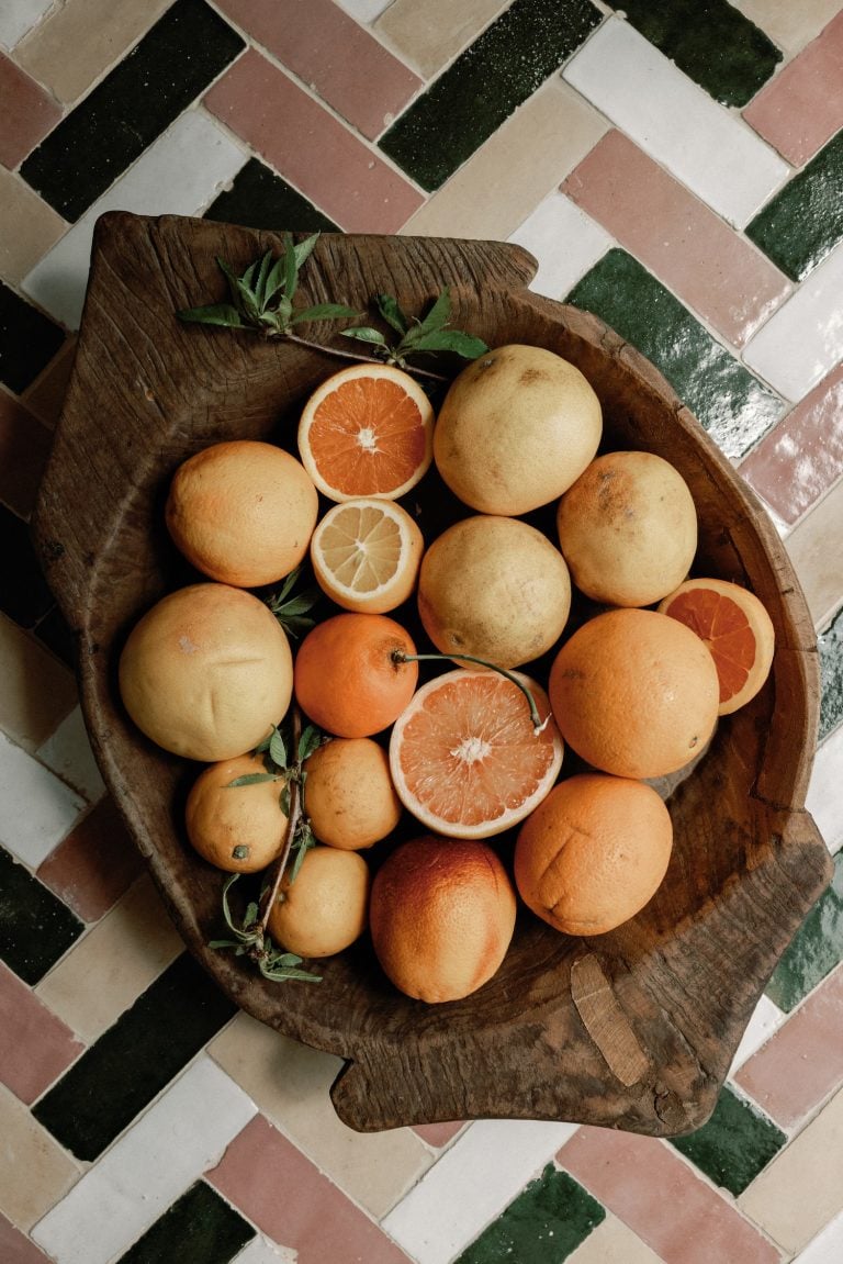 cuenco de masa vintage recuperado, fruta, cítricos, pomelo, azulejo