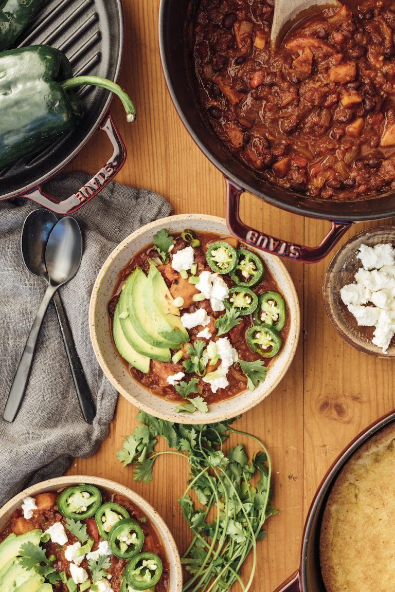 Vegetarian Black Bean & Sweet Potato Chili_vegan lunch ideas