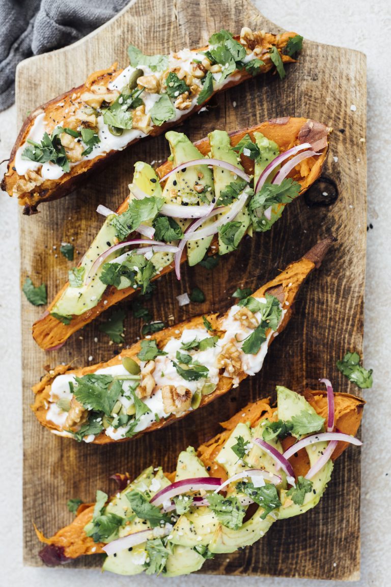 whole roasted sweet potato with avodcaod and onion_vegan lunch ideas