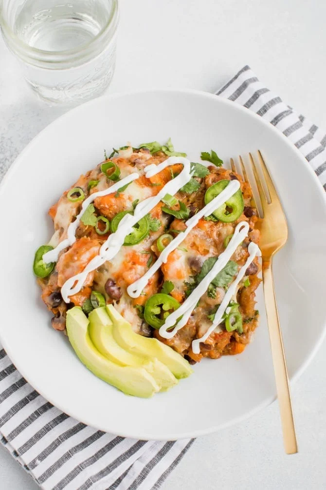 slow cooker cheesy mexican quinoa casserole