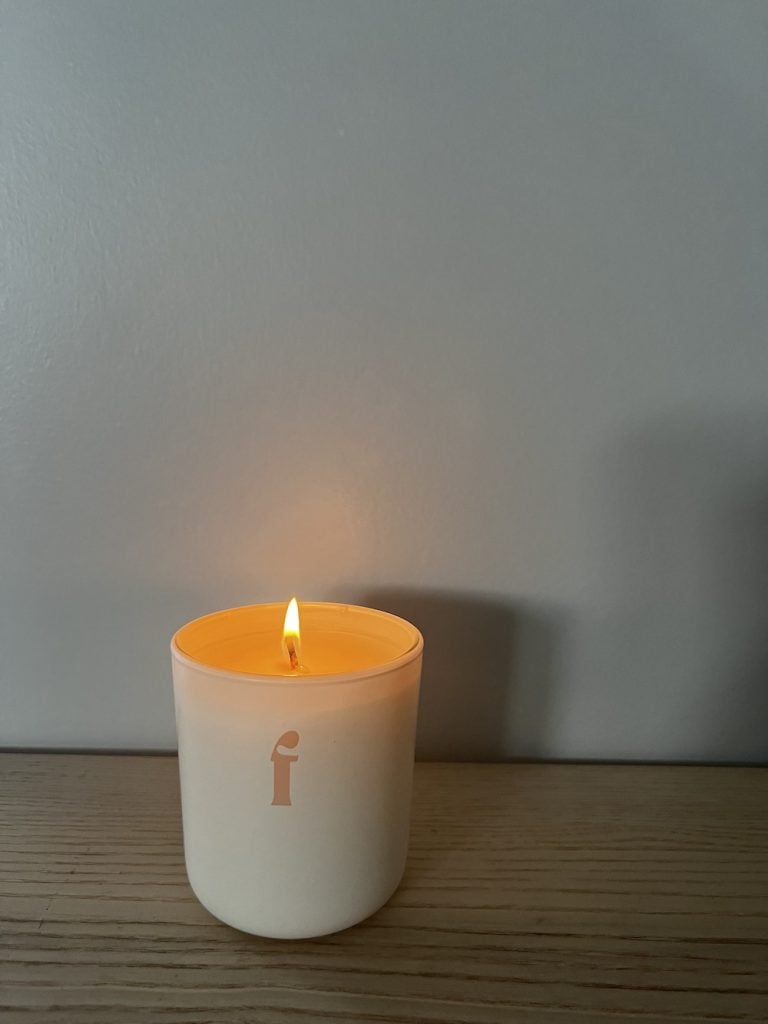 Oversized Sea & Sand Fragranced Candle: Discover Aromas of