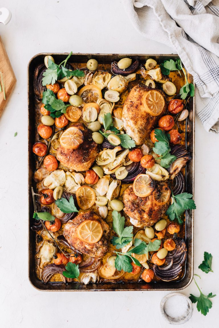 Lemon-flavored sheet pan chicken with artichokes and spring vegetables_Easy chicken recipe with few ingredients