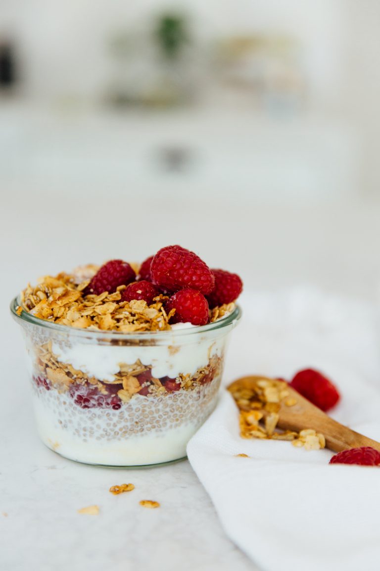 raspberry chia yogurt pudding