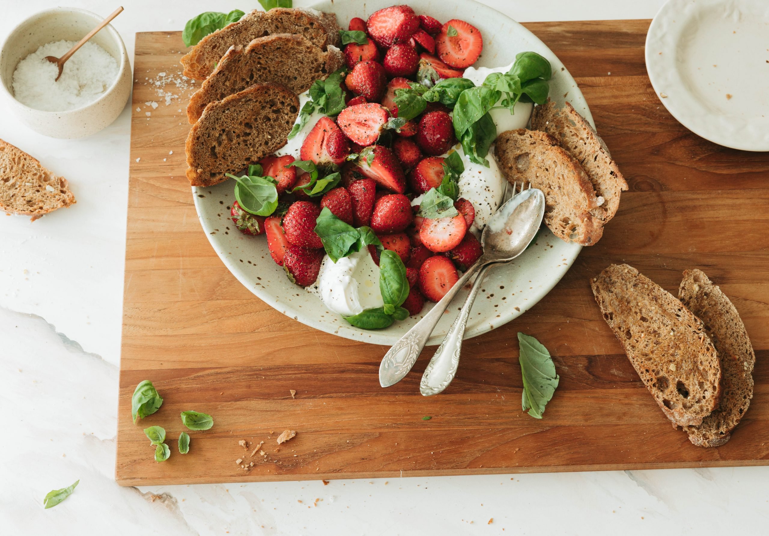 strawberru burrata salad_spring equinox menu ideas