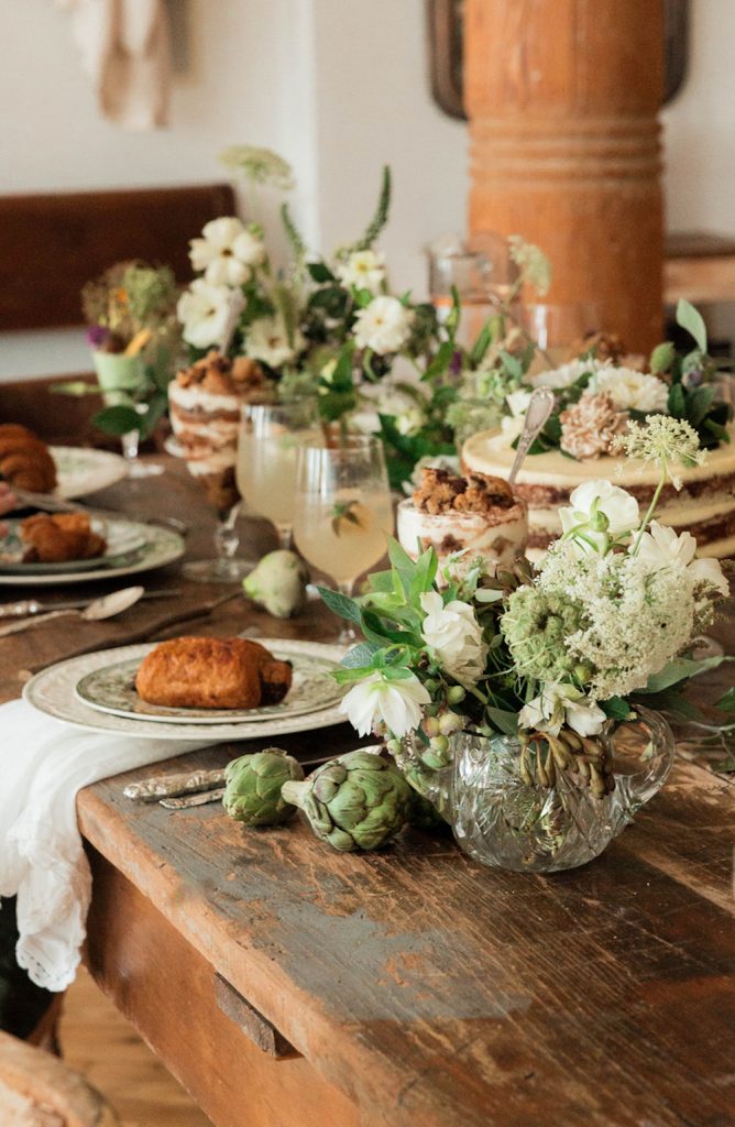 Elisa Marshall tablescape.