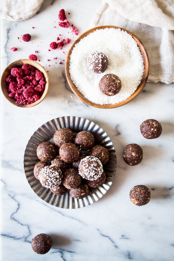 raspberry cocoa energy bites_anti inflammatory recipes