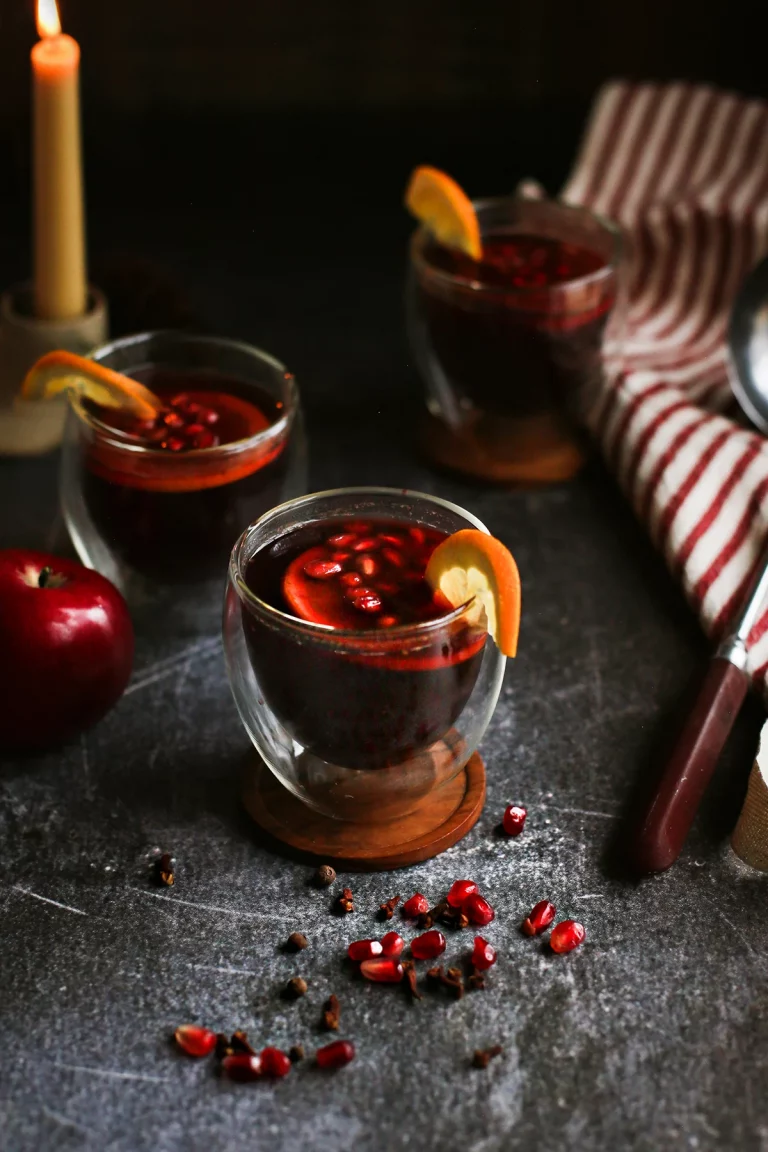 spiced pomegranate apple cider