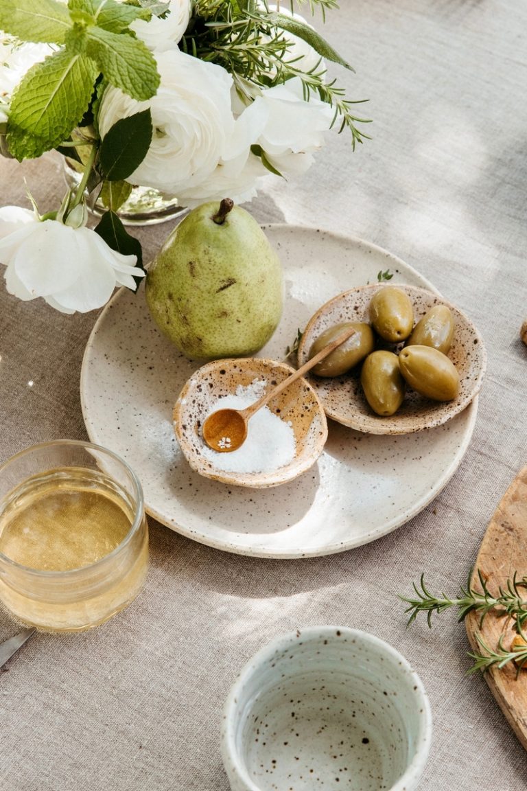 Ceramic salt cellar.