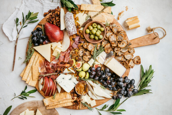 Fall charcuterie board_no-cook finger foods for parties