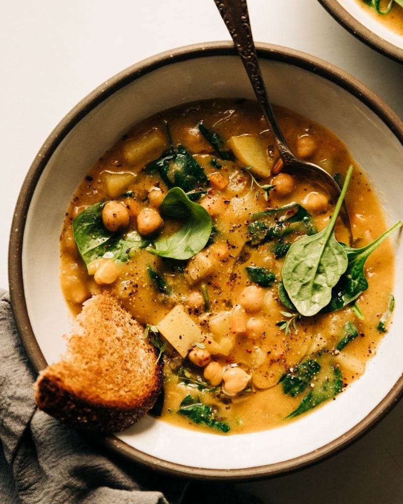 Lemony Chickpea Soup With Spinach & Tomatoes