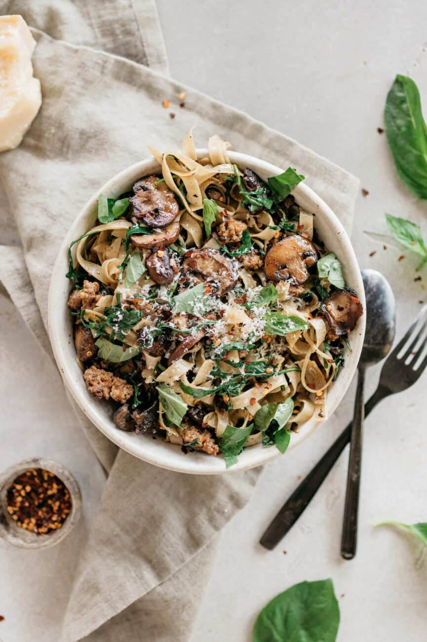 One Pot Garlic Mushroom Pasta with Sausage and Arugula