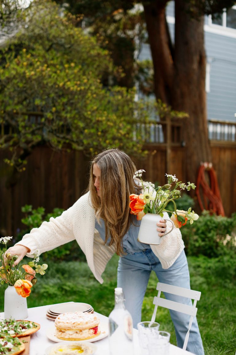 Ideas para la noche de chicas con arreglos florales.