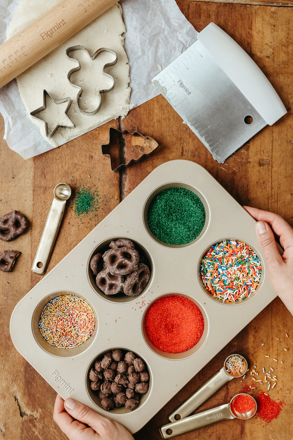 holiday cookie decorating