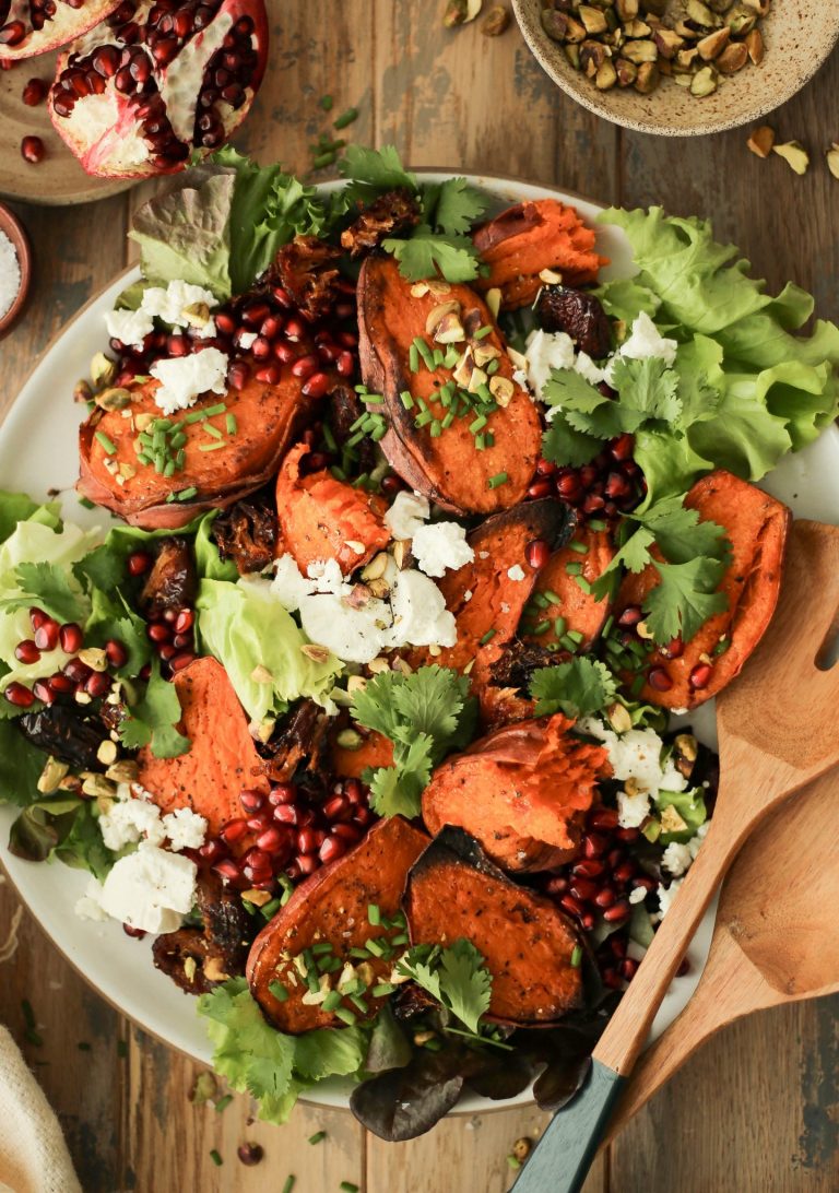 Salada de Batata Doce Assada e Tâmaras Caramelizadas
