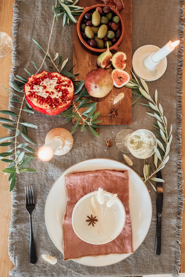 Cozy Thanksgiving table setting