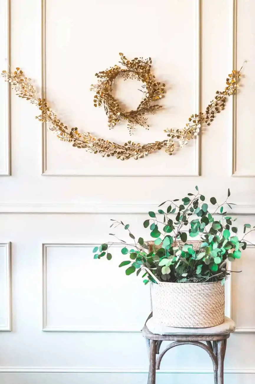 DIY Gold Wreath & Gold Garland - diy christmas decorations