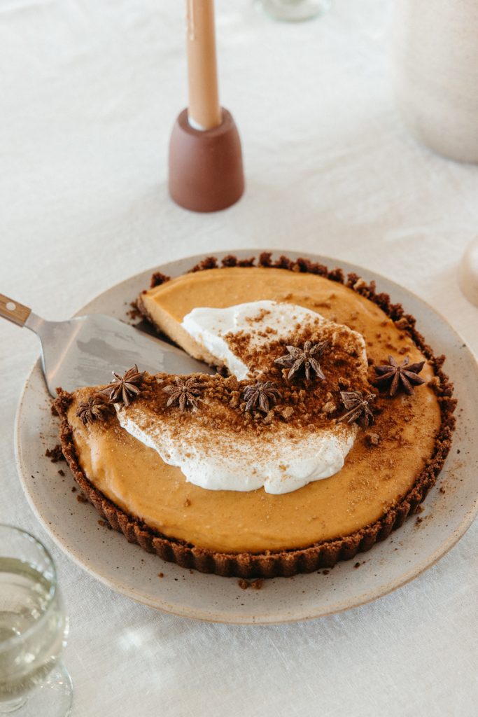 pumpkin pie with gingersnap crust