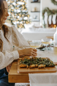 holiday appetizers recipes-spinach artichoke flatbread