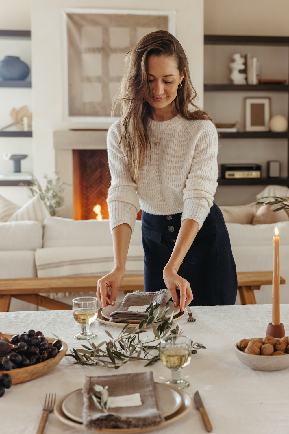 thanksgiving table 2023, warm and natural harvest inspiration, camille setting the table