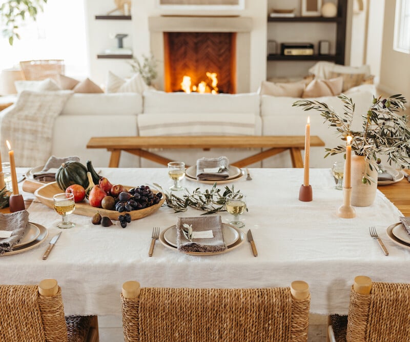 thanksgiving table 2023, warm and natural harvest inspiration