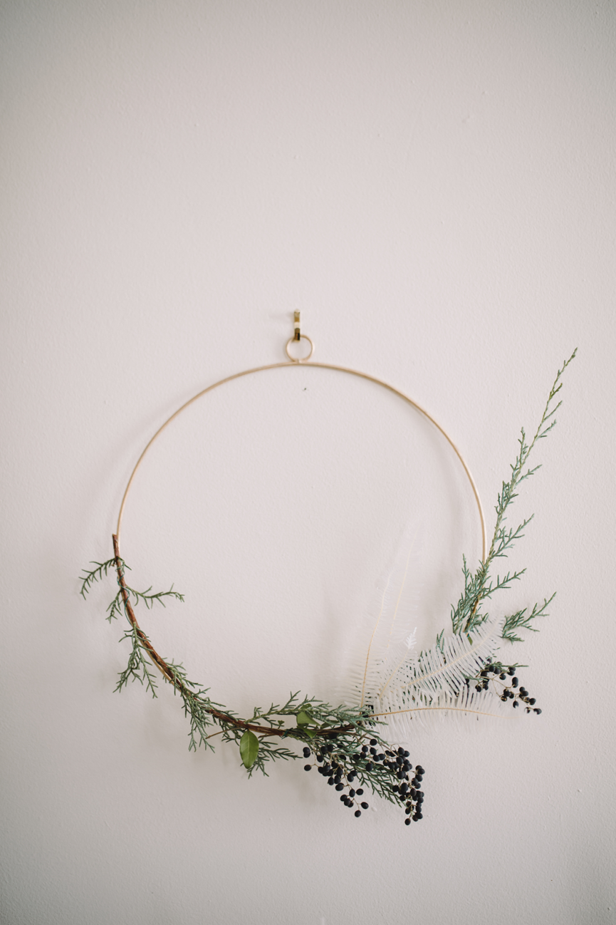 DIY Minimal Wreath From A Daily Something