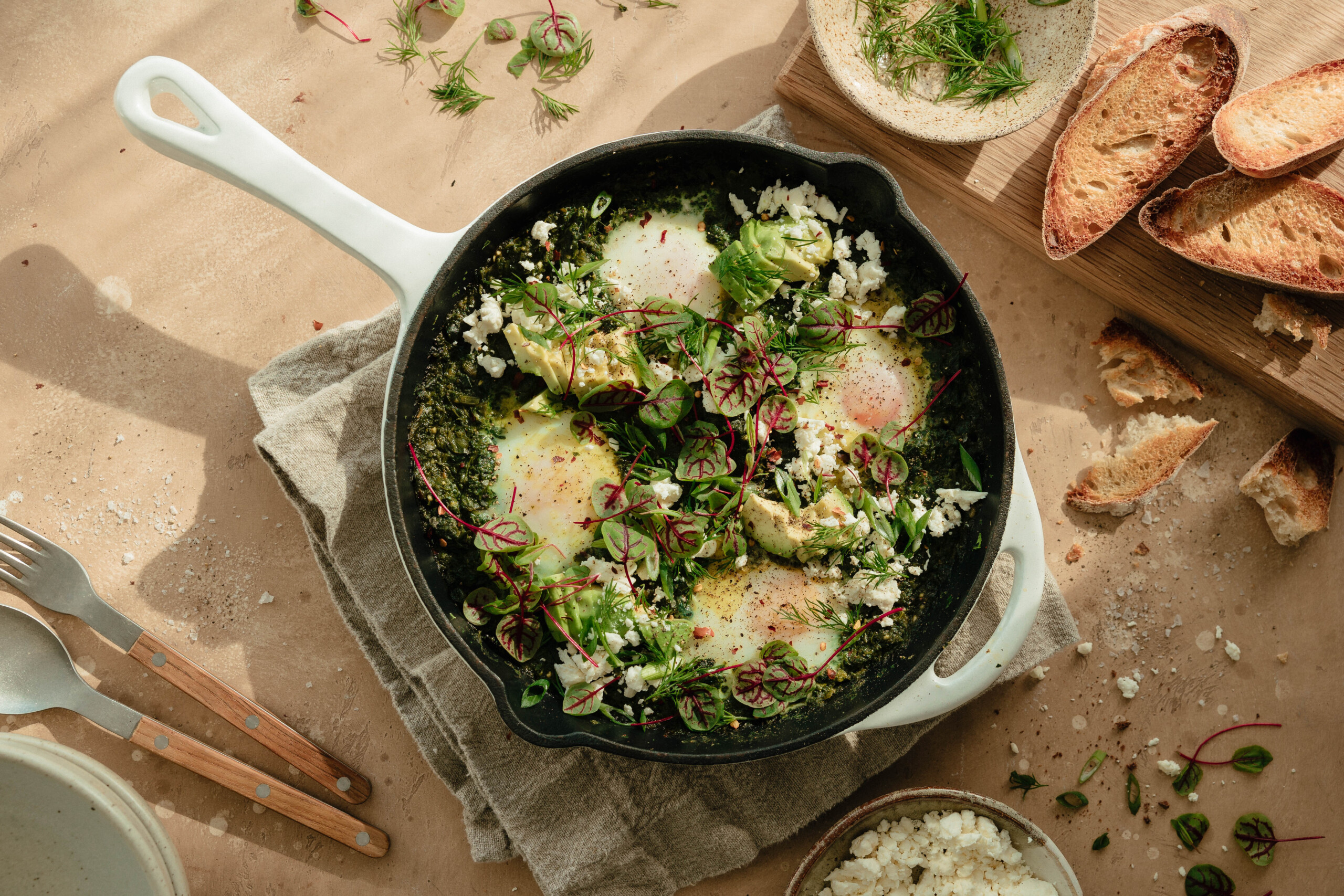 Green Shakshuka Is the Ultimate Fridge Clean-Out Meal