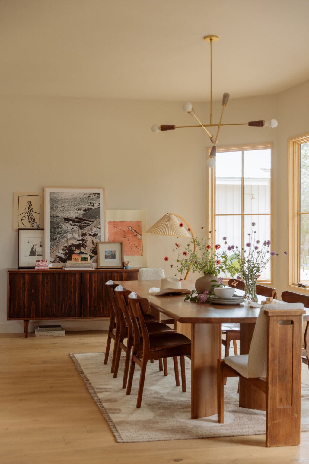 harper-smith-house-tour-dining-room - Camille Styles