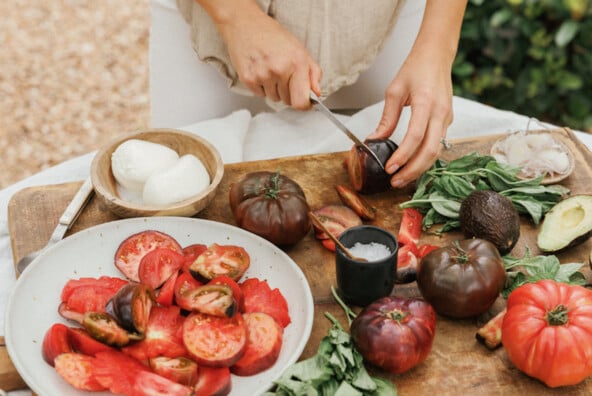 Avocado Caprese Salad Ingredients_10 minute meals
