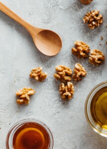 walnuts with olive oil_easy mediterranean diet recipes