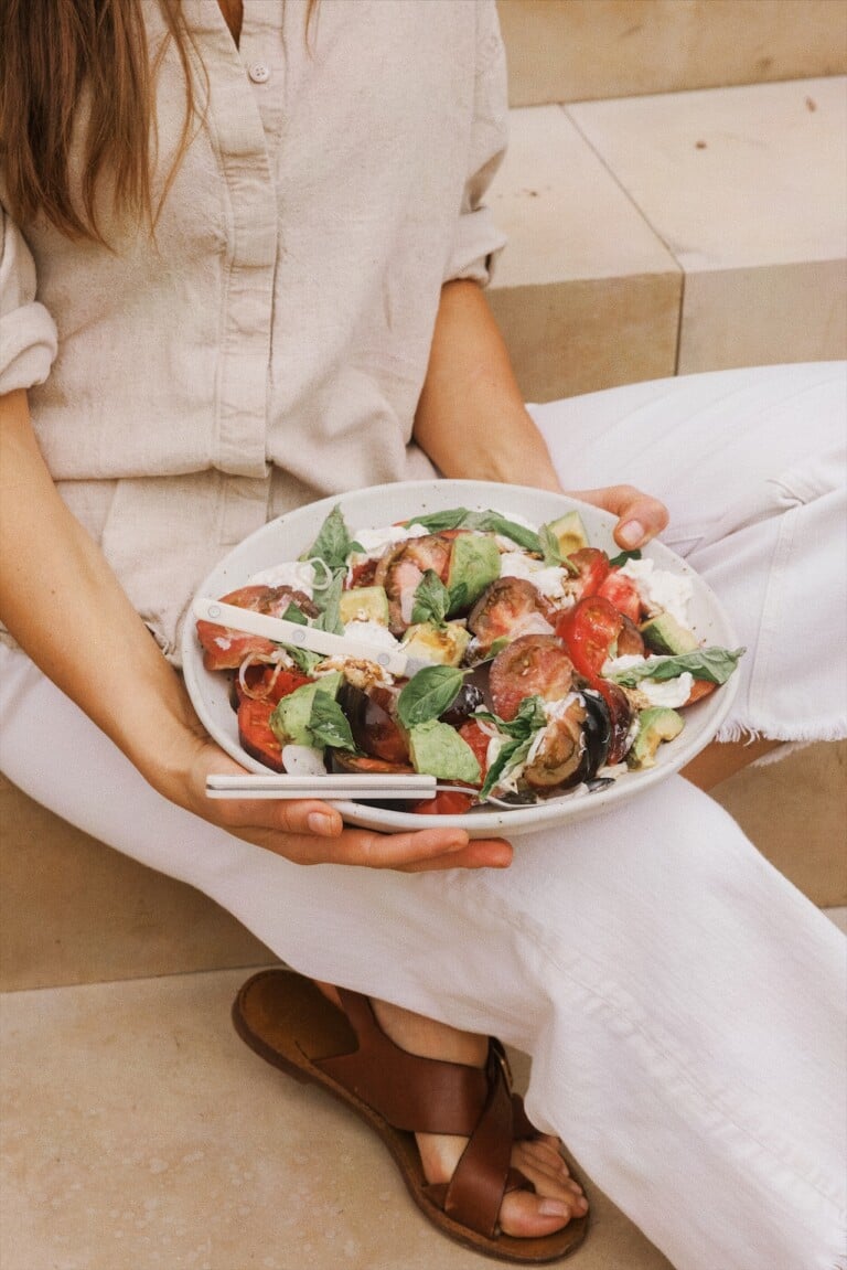 Avocado caprese salad_what I eat in a busy day