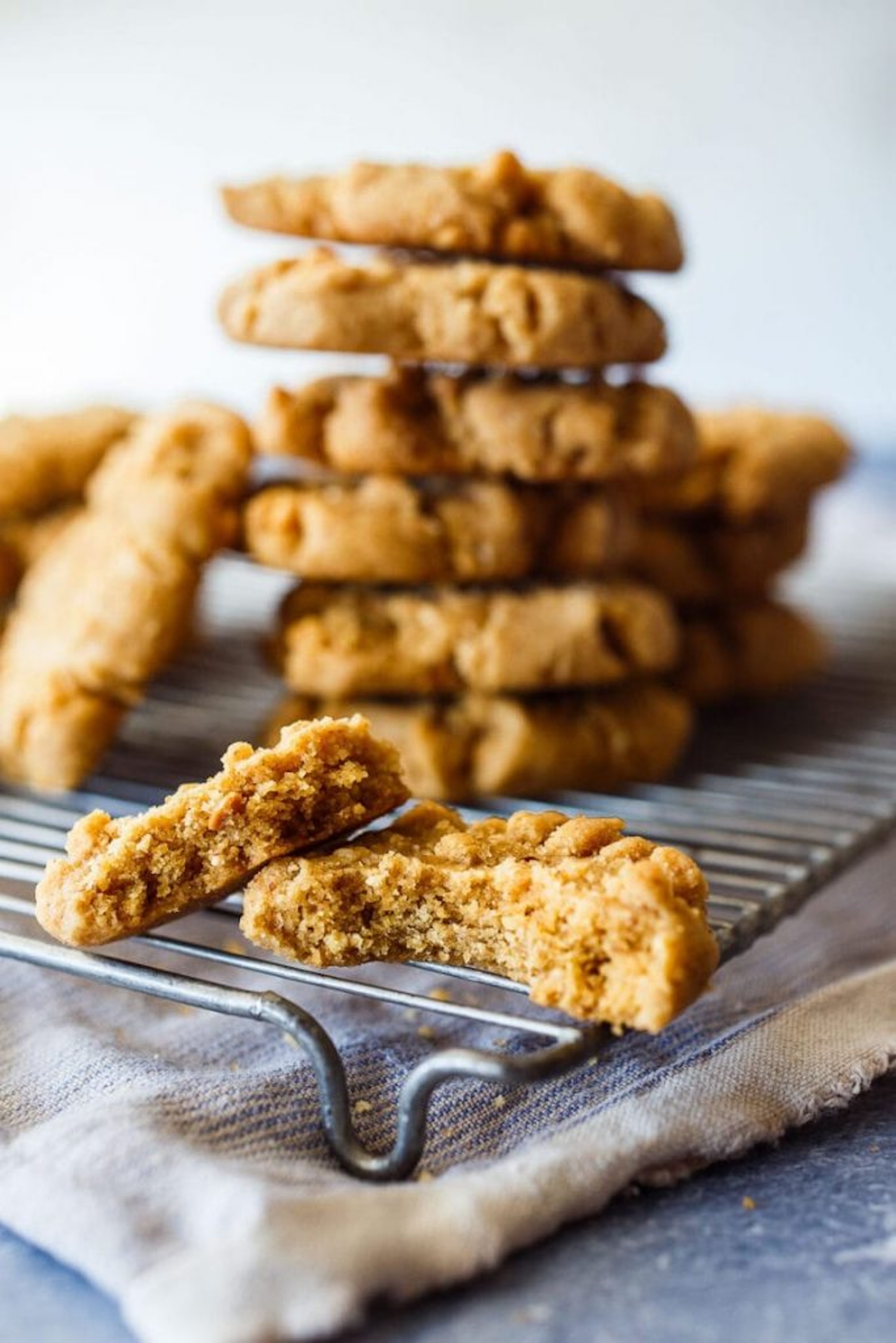 vegan peanut butter cookies_light desserts