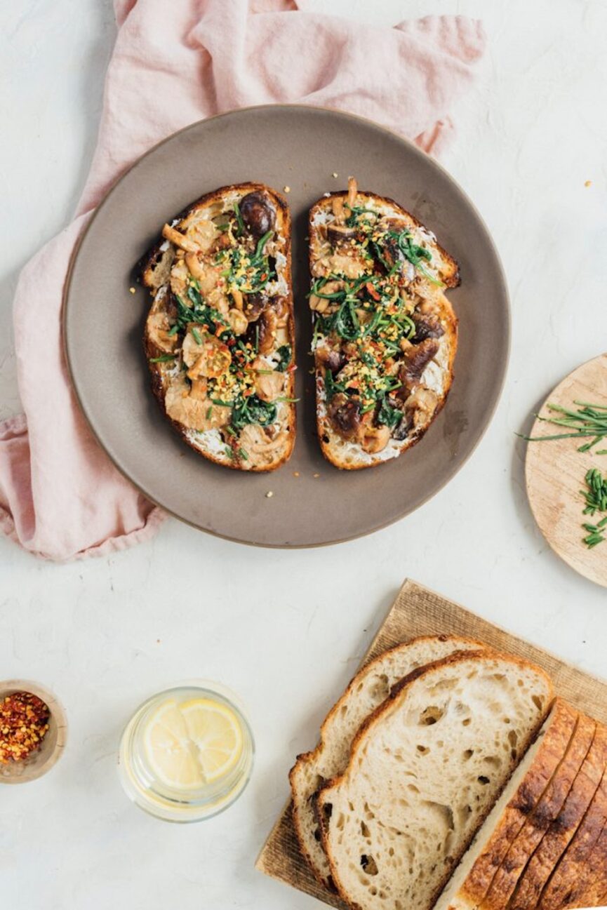 mushroom toast with arugula and lemon_healthy mushroom recipes