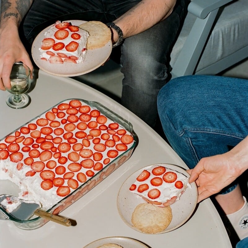 Strawberry Cake with Mascarpone Creme