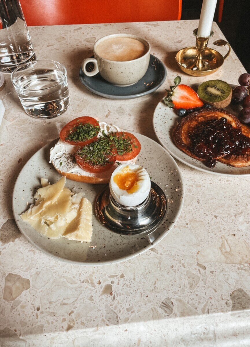 Desayuno en el Hotel Ruth Guía de la ciudad de Estocolmo.