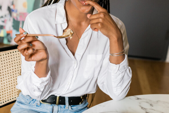 Shanika Hillocks eating oatmeal_carb myths