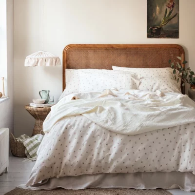 Pearl Posy Bud Linen Duvet