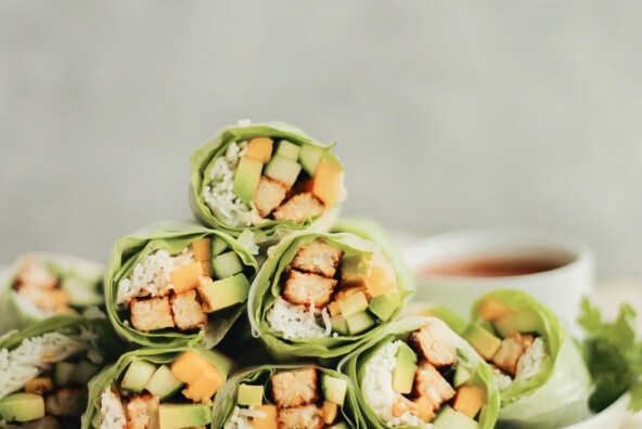 honey sriracha tempeh rolls