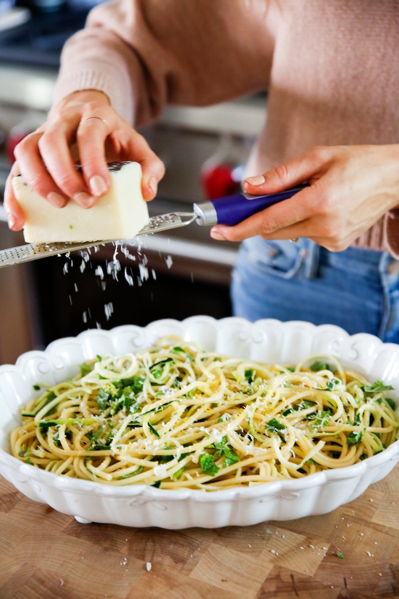 lemony pasta carbonara with peas & zucchini