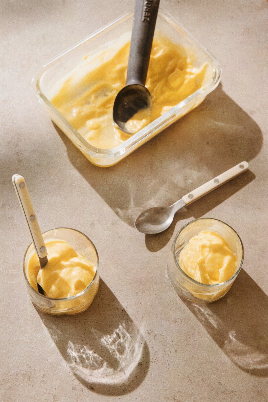 mango sorbet in glasses_no churn fruit sorbet