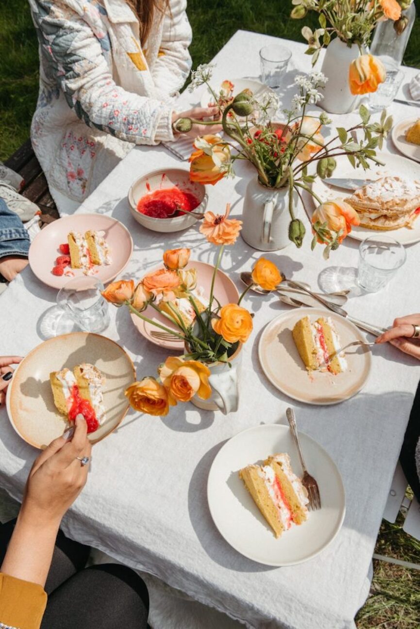 rhubarb meringue cake